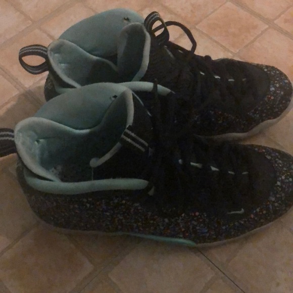 Nike Foams - Picture 2 of 2
